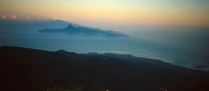 Ostrov Moorea z výstupu na Mont Aorai